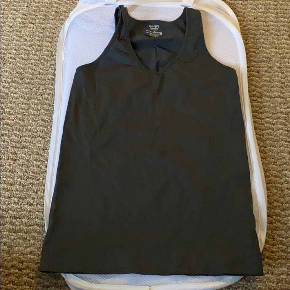 activewear top